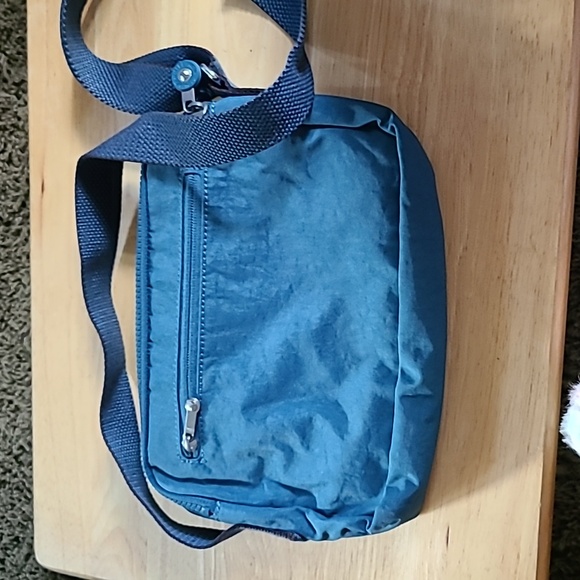 Kipling small crossbody - Picture 2 of 3